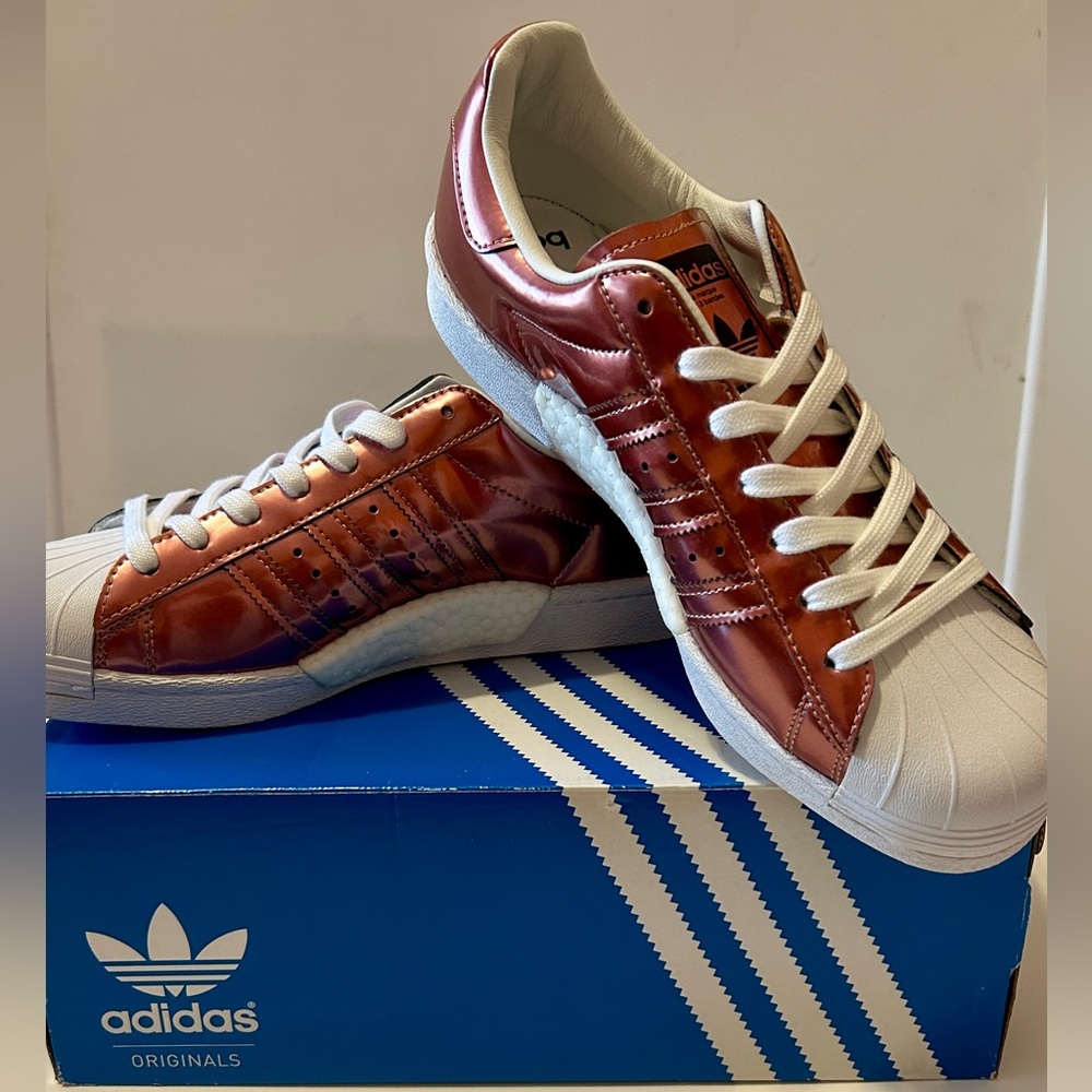 Adidas White and Pink Athletic Shoes with Classic Design